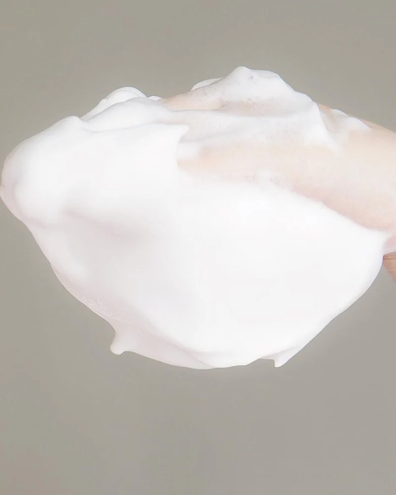 Shiseido Speedy Perfect Whip Cleansing Foam Pump - Image 3