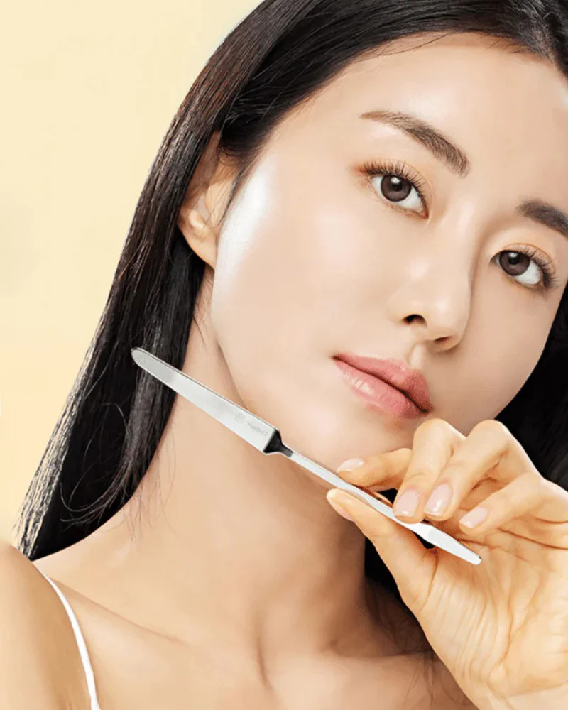 Studio 17 Makeup Spatula - Image 3