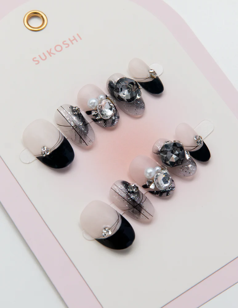 SUKOSHI Handmade Press-On Nails Black Swan