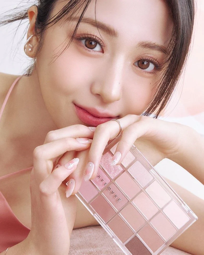WAKEMAKE Soft Blurring Eye Palette